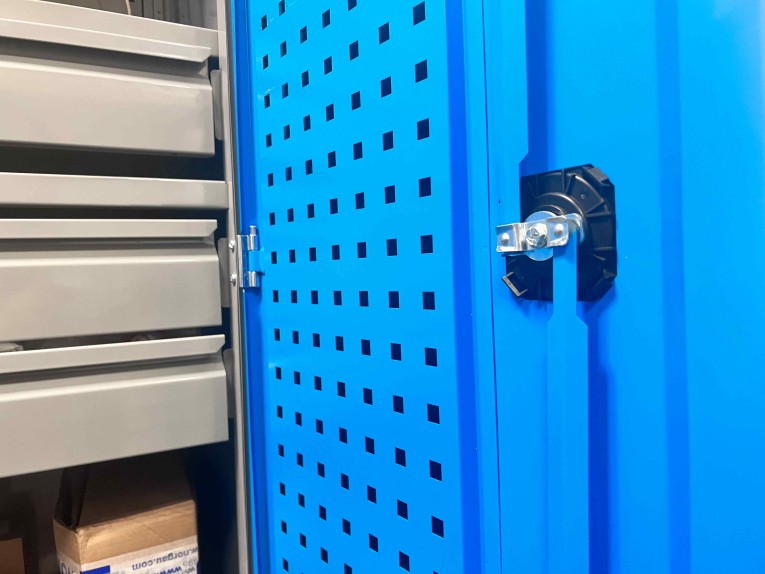 Шкаф инструментальный TNC 182.10B.2S купить в Ставрополе Шкаф инструментальный TNC 182.10B.2S купить в Ставрополе