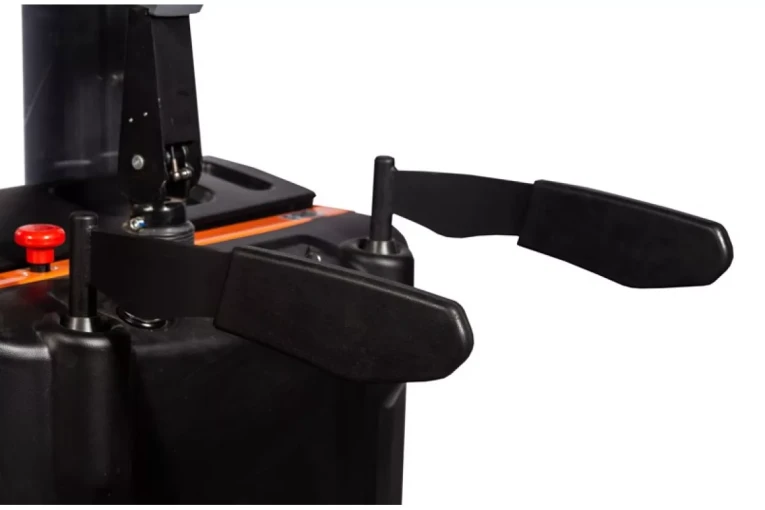 Штабелер электрический самоходный с платформой 2 т - 4,5 м Вилы: 1150 , АКБ Свинцово - кислотная, CL2045W SIBLINE купить в Ставрополе